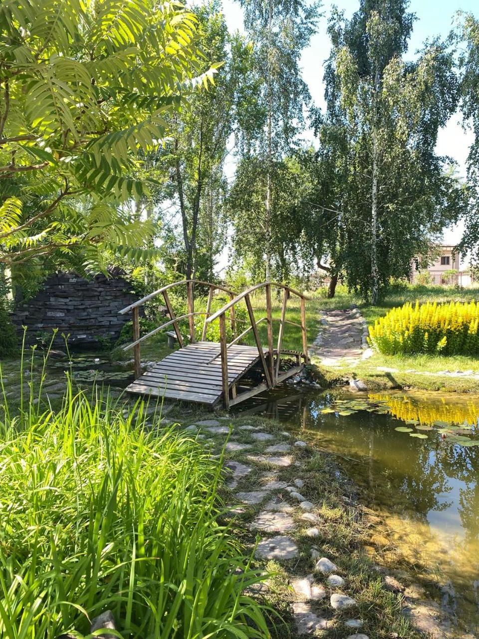 Отель Три Короны Чолпон-Ата Экстерьер фото